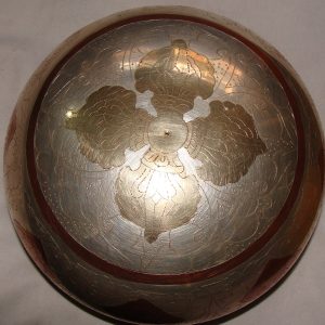 handmade-carving-singinb-bowls-06-01