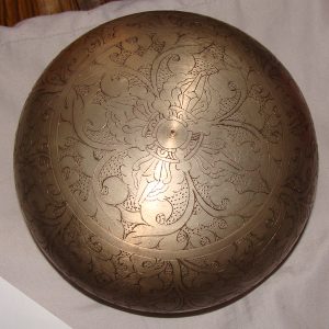 handmade-carving-singinb-bowls-07-01
