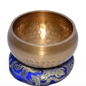 hand-beatan-singing-bowl-with-cushion-stick-02