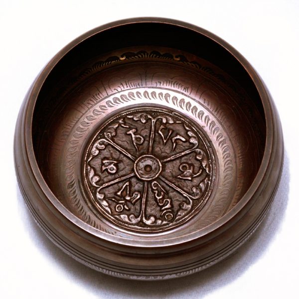mantra-etching-singing-bowl-01