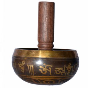 om-mane-carving-singing-bowl-03