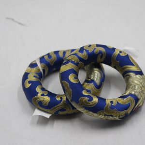 singing-bowl-ring-cushion