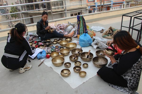 What is a Full Moon Singing Bowl?