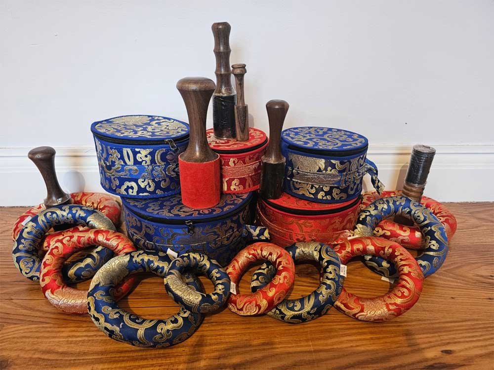 Our customer shared this picture after receiving their singing bowl. We’re grateful for their support and delighted that they are happy with the product.