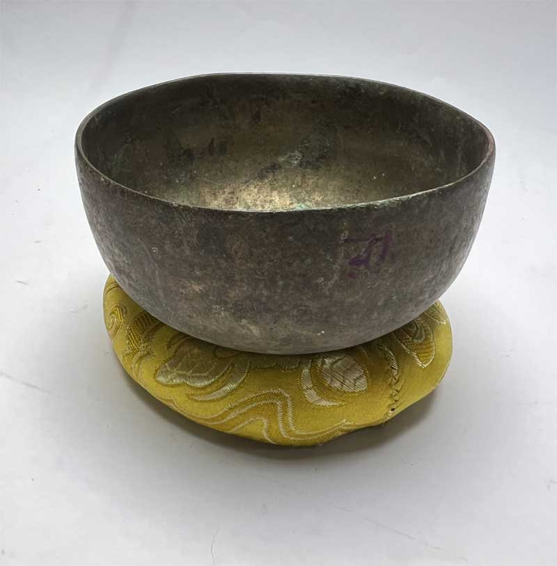 Antique Old Handmade Tibetan Singing Bowl Made in Nepal Antique Old Handmade Tibetan Singing Bowl Made in Nepal